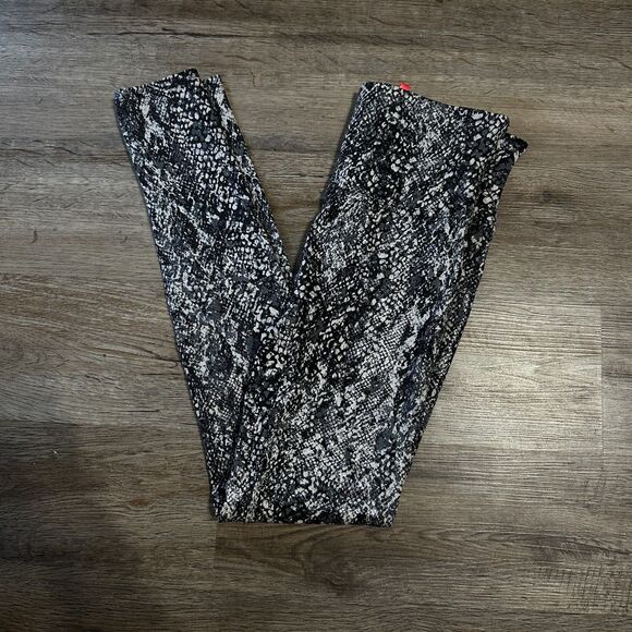 Spanx Faux Leather Snake Shine Leggings Size Medium Black Grey Slimming - Picture 1 of 4